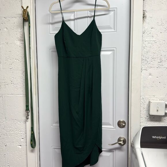 Lulu's GREEN Asymmetrical Pleated Wrap Dress NWT Size Medium - Picture 2 of 4